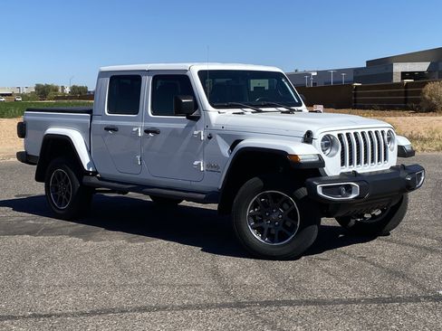 Used 2020 Jeep Gladiator Overland image 30