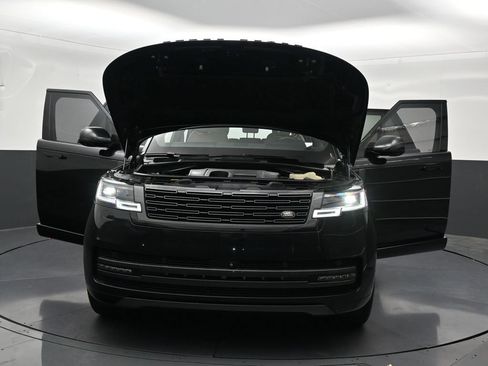 Used 2025 Land Rover Range Rover SE AWD/4WD image 36