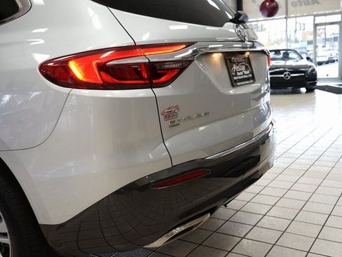 Used 2020 Buick Enclave Essence image 14