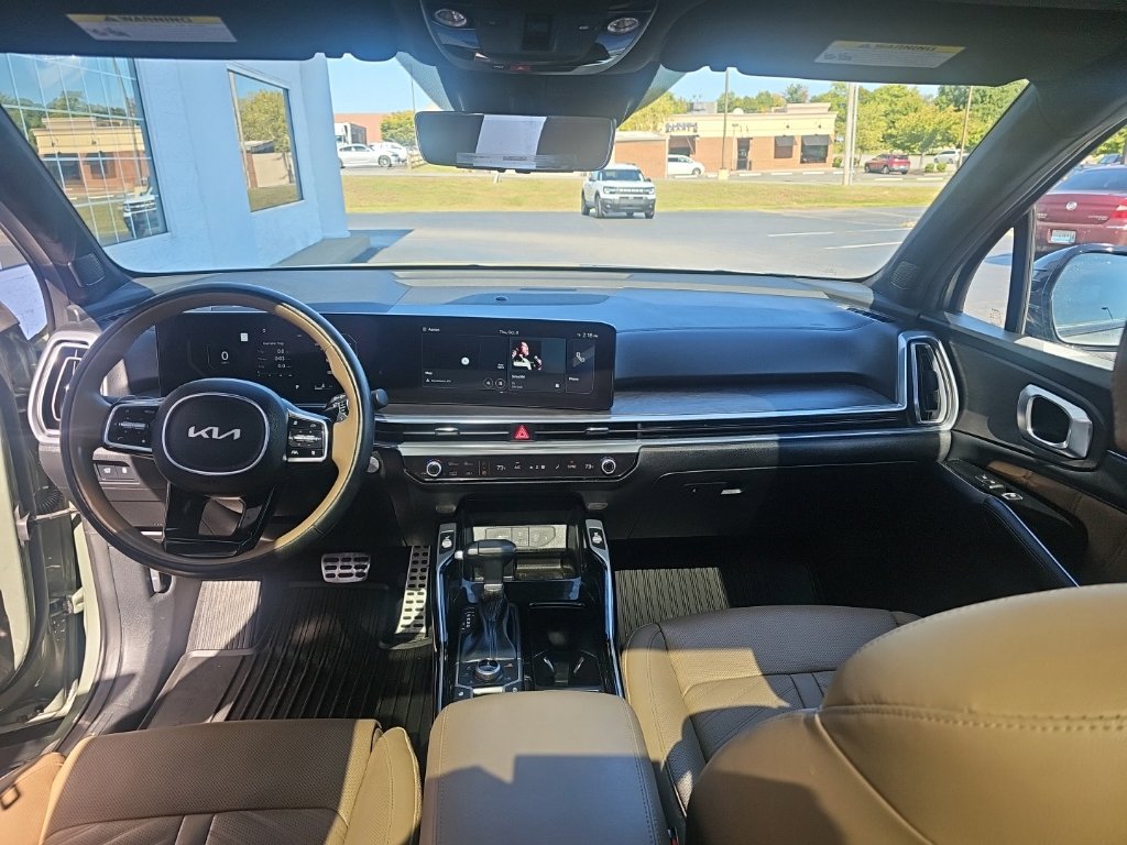 Used 2025 Kia Sorento SX Prestige w/ Olive Brown Leather Package AWD/4WD image 13