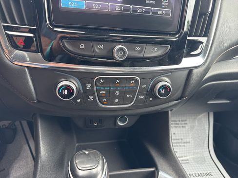 Used 2018 Chevrolet Traverse LT AWD/4WD image 28