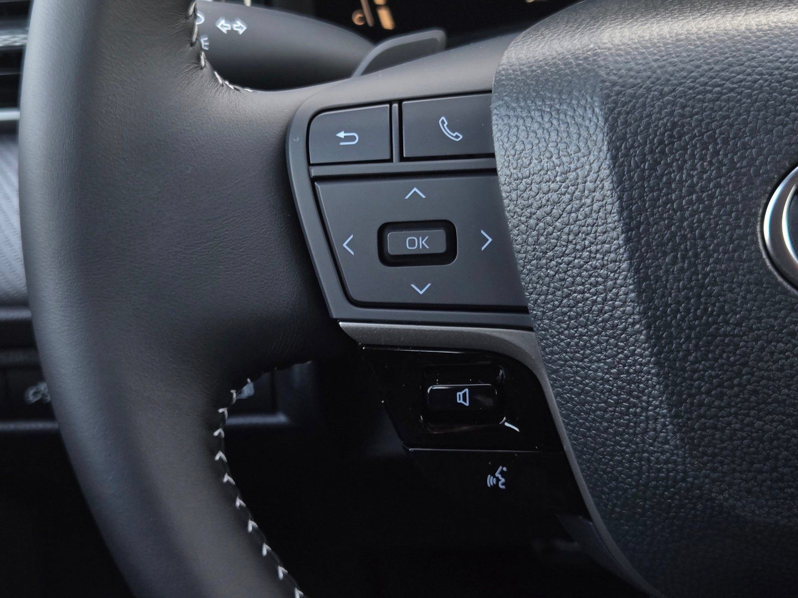 Certified 2026 Toyota Camry SE w/ Convenience Package FWD image 21