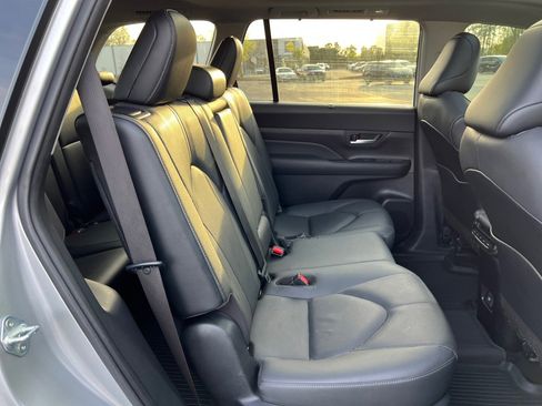 Used 2024 Toyota Grand Highlander Limited FWD image 29