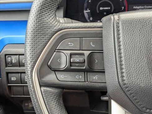 Used 2025 Toyota Tacoma TRD Off-Road AWD/4WD image 4