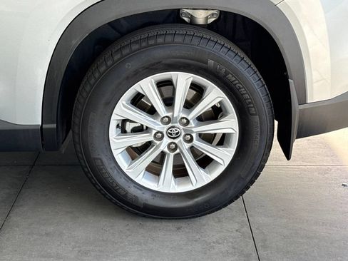 Certified 2024 Toyota Grand Highlander FWD image 18