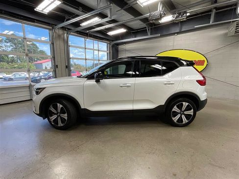 Used 2023 Volvo XC40 Recharge Plus AWD/4WD image 2