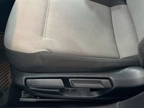 Used 2017 Volkswagen Jetta S w/ Jetta S Cold Weather Package FWD image 19