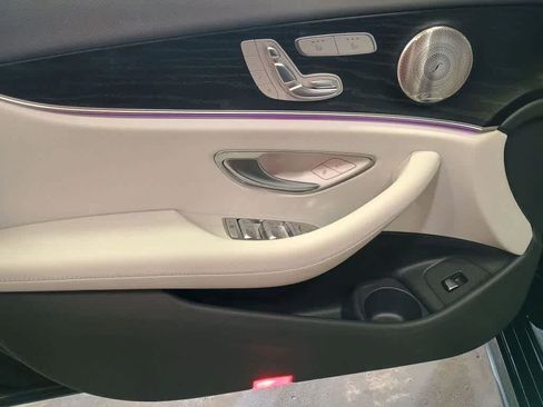 Used 2023 Mercedes-Benz E 350 4MATIC Sedan image 7