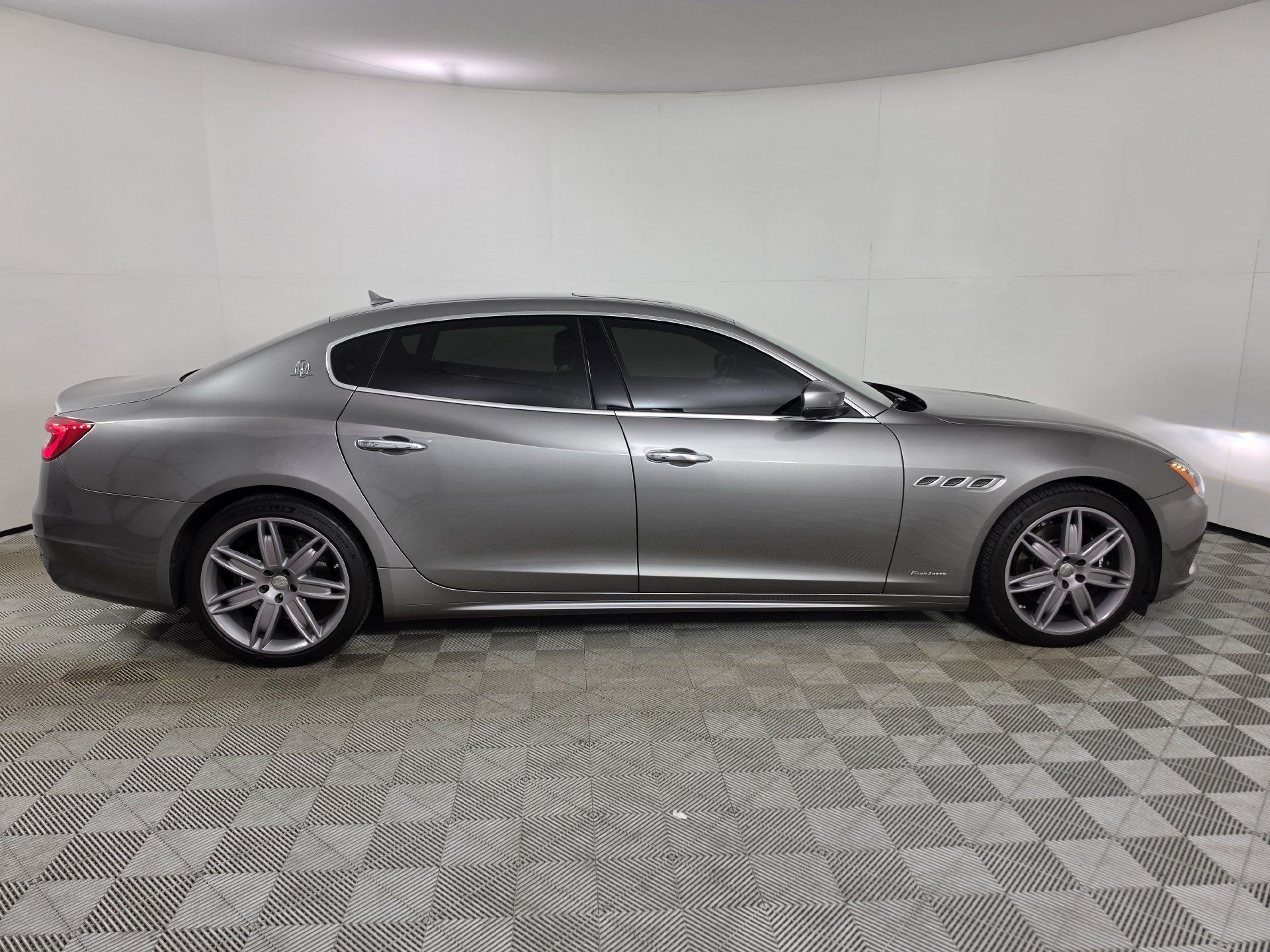 Used 2017 Maserati Quattroporte S GranLusso RWD image 44