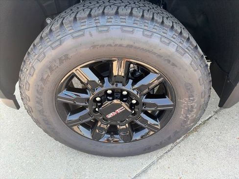 New 2026 GMC Sierra 2500 AT4 w/ AT4 Premium Plus Package AWD/4WD image 10