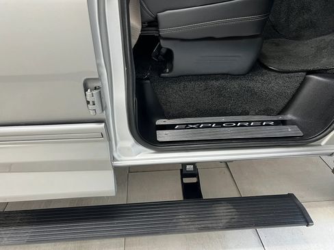 Used 2021 Chevrolet Express 3500 LS w/ Chrome Appearance Package RWD image 28