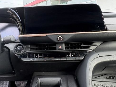 Used 2023 Toyota Crown AWD/4WD image 25