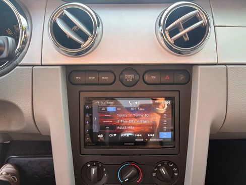 Used 2009 Ford Mustang GT RWD image 15