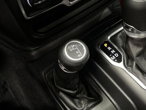 Used 2021 Jeep Wrangler Sport image 20