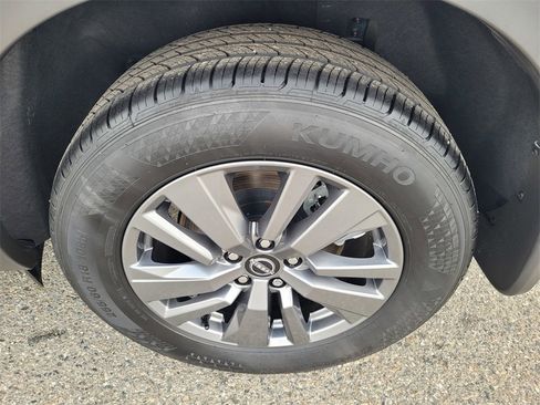 Used 2025 Nissan Pathfinder S image 26