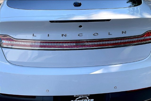 Used 2018 Lincoln MKZ Reserve w/ Technology Package FWD image 9