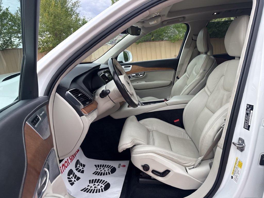 Used 2017 Volvo XC90 T8 Inscription w/ Luxury Package AWD/4WD image 11