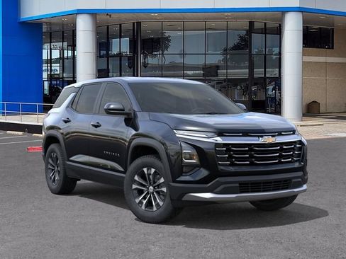 New 2027 Chevrolet Equinox LT w/ LPO, Floor Liner Package FWD image 7