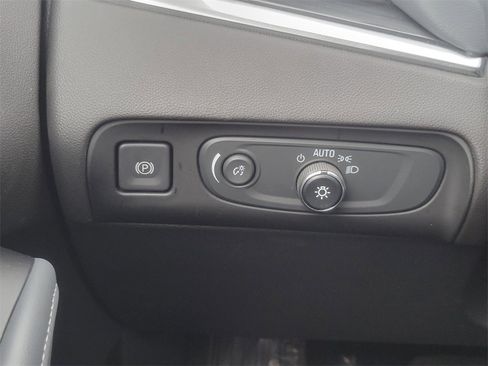 Used 2019 Buick Enclave Premium image 13