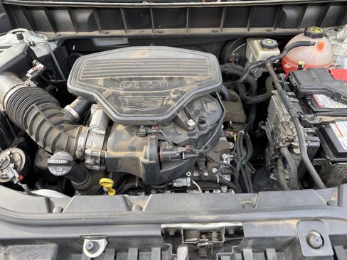 Used 2018 Cadillac XT5 Premium Luxury image 36