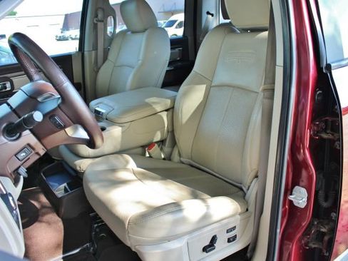 Used 2018 RAM 1500 Laramie image 15