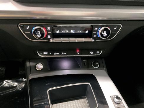 Used 2025 Audi Q5 2.0T Premium w/ Convenience Plus Package image 33