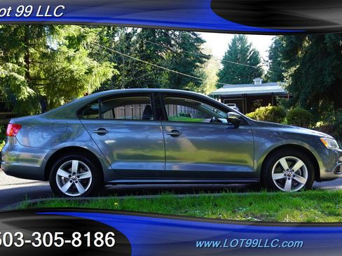 Used 2012 Volkswagen Jetta TDI FWD image 8