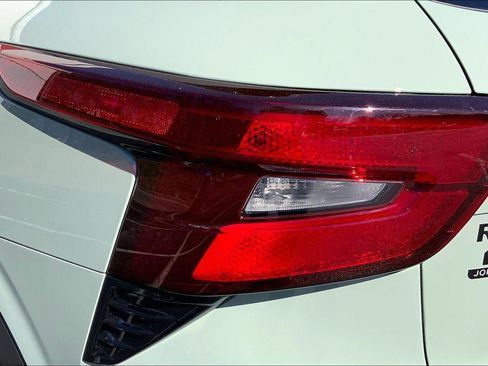 Used 2024 Chevrolet Trax RS w/ Driver Confidence Package image 26