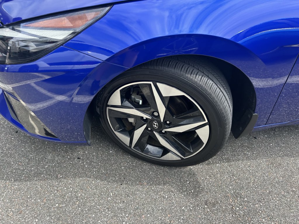 Used 2023 Hyundai Elantra Limited FWD image 10