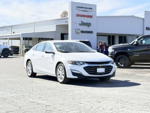 Used 2024 Chevrolet Malibu LT image 3