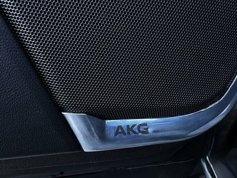 Used 2022 Cadillac Escalade ESV Sport Platinum image 16