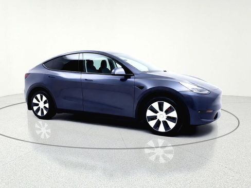 Used 2021 Tesla Model Y Long Range image 10