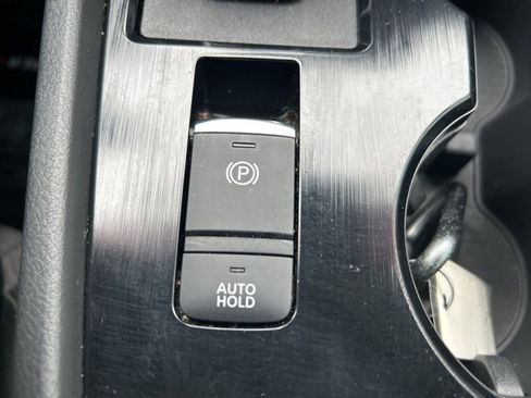 Used 2022 Nissan Rogue SV image 32