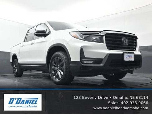 Used 2023 Honda Ridgeline Sport image 14