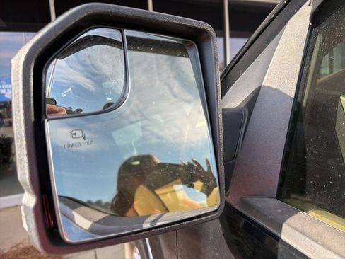 Used 2018 Ford F150 Lariat image 23