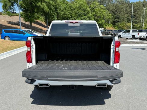 Used 2023 Chevrolet Silverado 1500 High Country w/ Technology Package AWD/4WD image 27