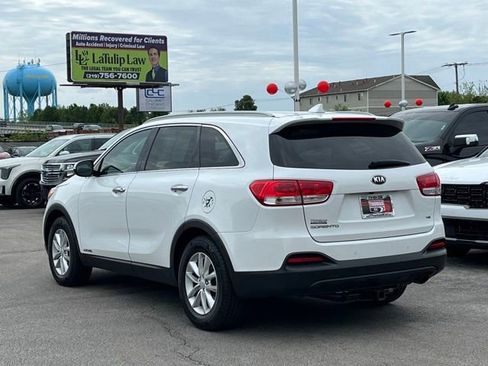 Used 2016 Kia Sorento LX w/ LX Convenience Package AWD/4WD image 9