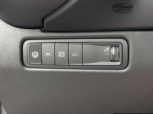 New 2025 Chevrolet Equinox EV RS image 21