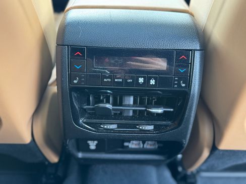 Used 2021 Jeep Grand Cherokee L Summit w/ Luxury Tech Group V image 34