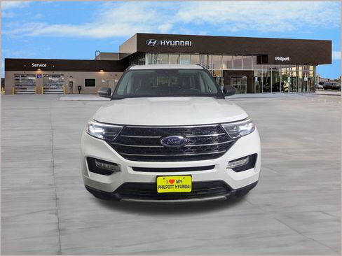 Used 2021 Ford Explorer XLT w/ Equipment Group 202A image 6