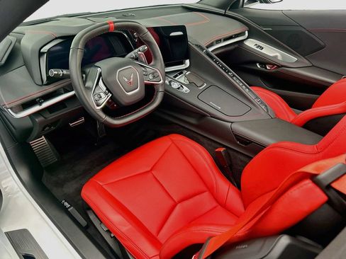 Used 2024 Chevrolet Corvette Stingray Convertible w/ 1LT RWD image 9