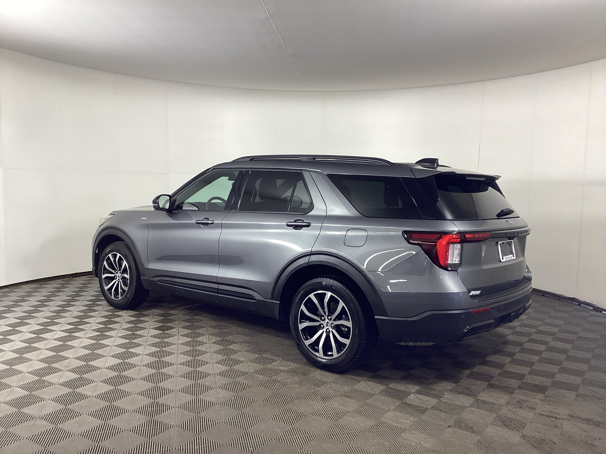 Used 2026 Ford Explorer ST-Line AWD/4WD image 4
