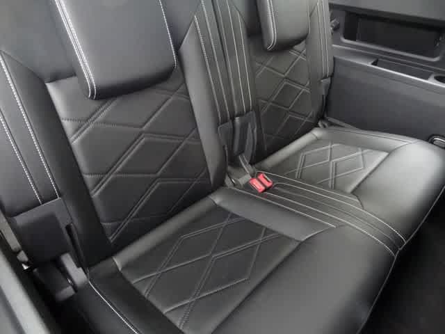 Used 2024 Volkswagen Atlas SE AWD/4WD image 14
