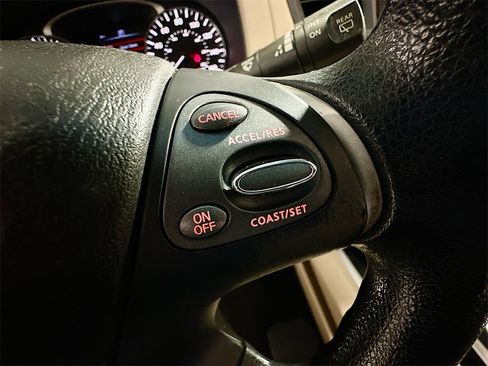 Used 2016 Nissan Pathfinder S image 34