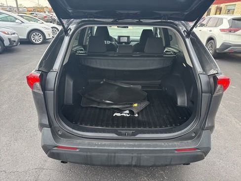 Used 2022 Toyota RAV4 LE AWD/4WD image 14