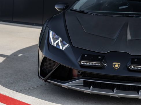 Used 2023 Lamborghini Huracan Sterrato AWD/4WD image 23