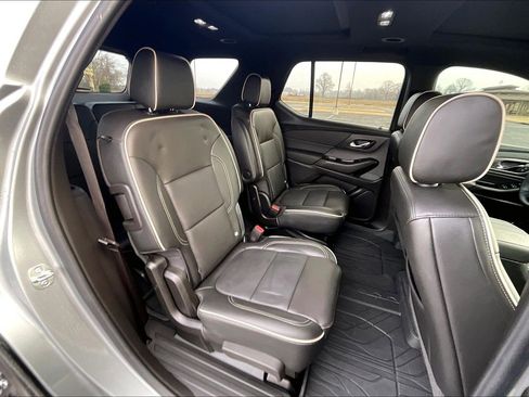 Used 2024 Chevrolet Traverse Premier w/ Redline Edition image 17