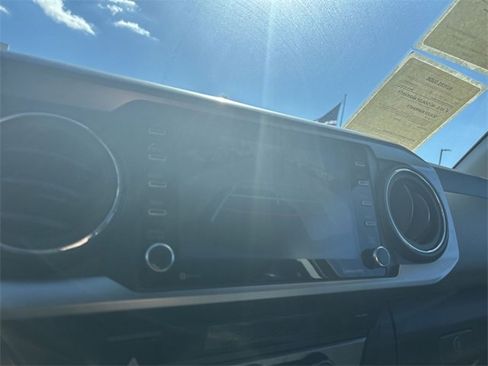 Used 2022 Toyota Tacoma SR5 image 18