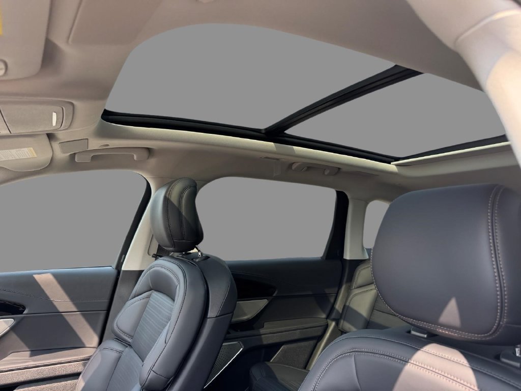 New 2026 Lincoln Nautilus Reserve AWD/4WD image 18