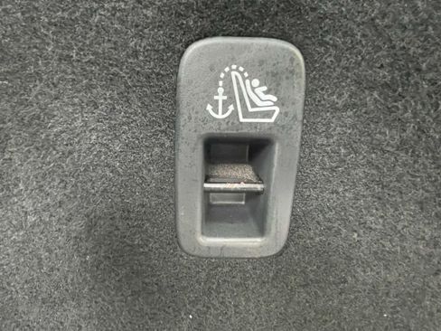 Used 2024 Nissan Pathfinder S image 10